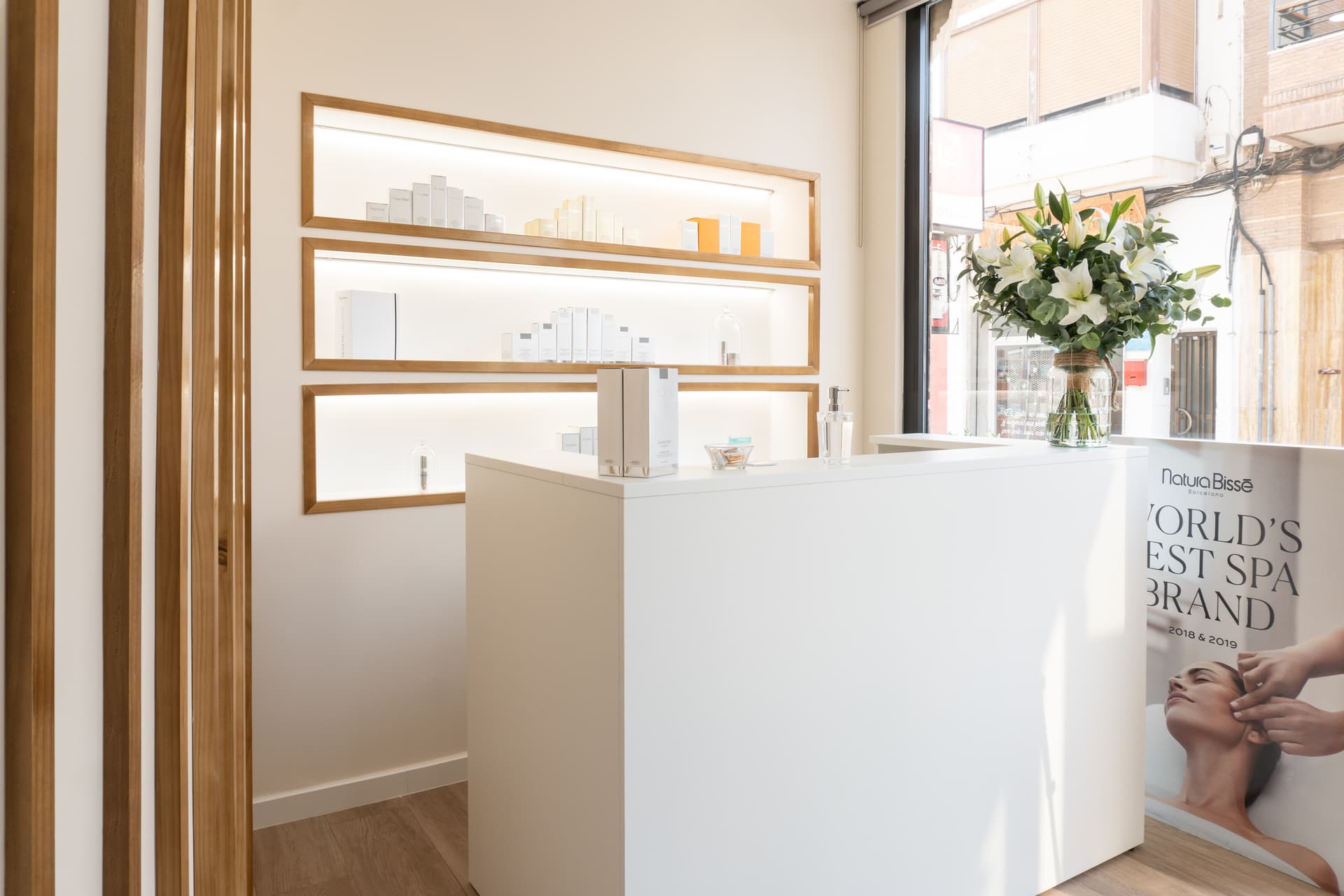 Recepción del centro de estética Pilar Romero en San Vicente del Raspeig
